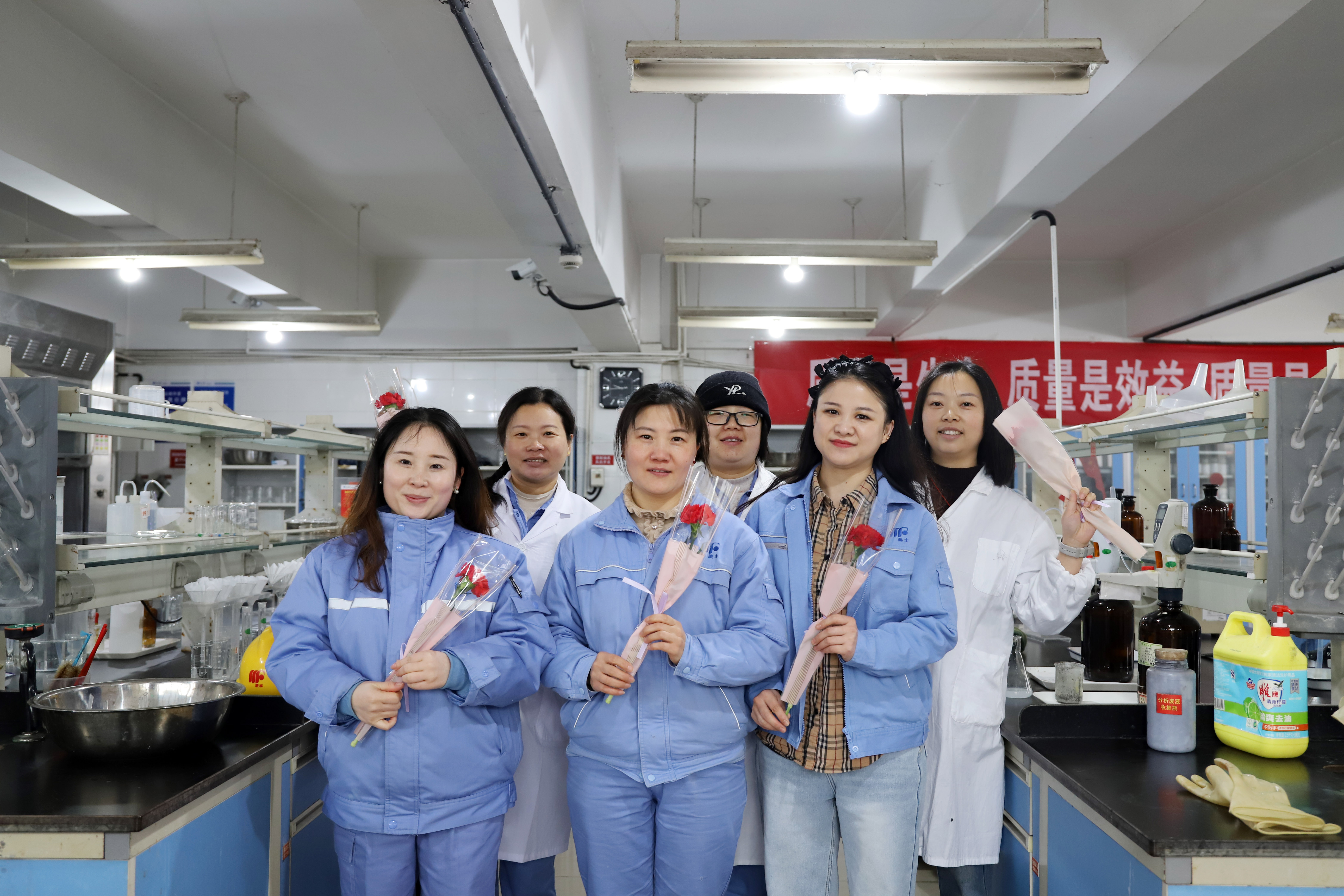 致敬！best365英国在线体育「她」力量~